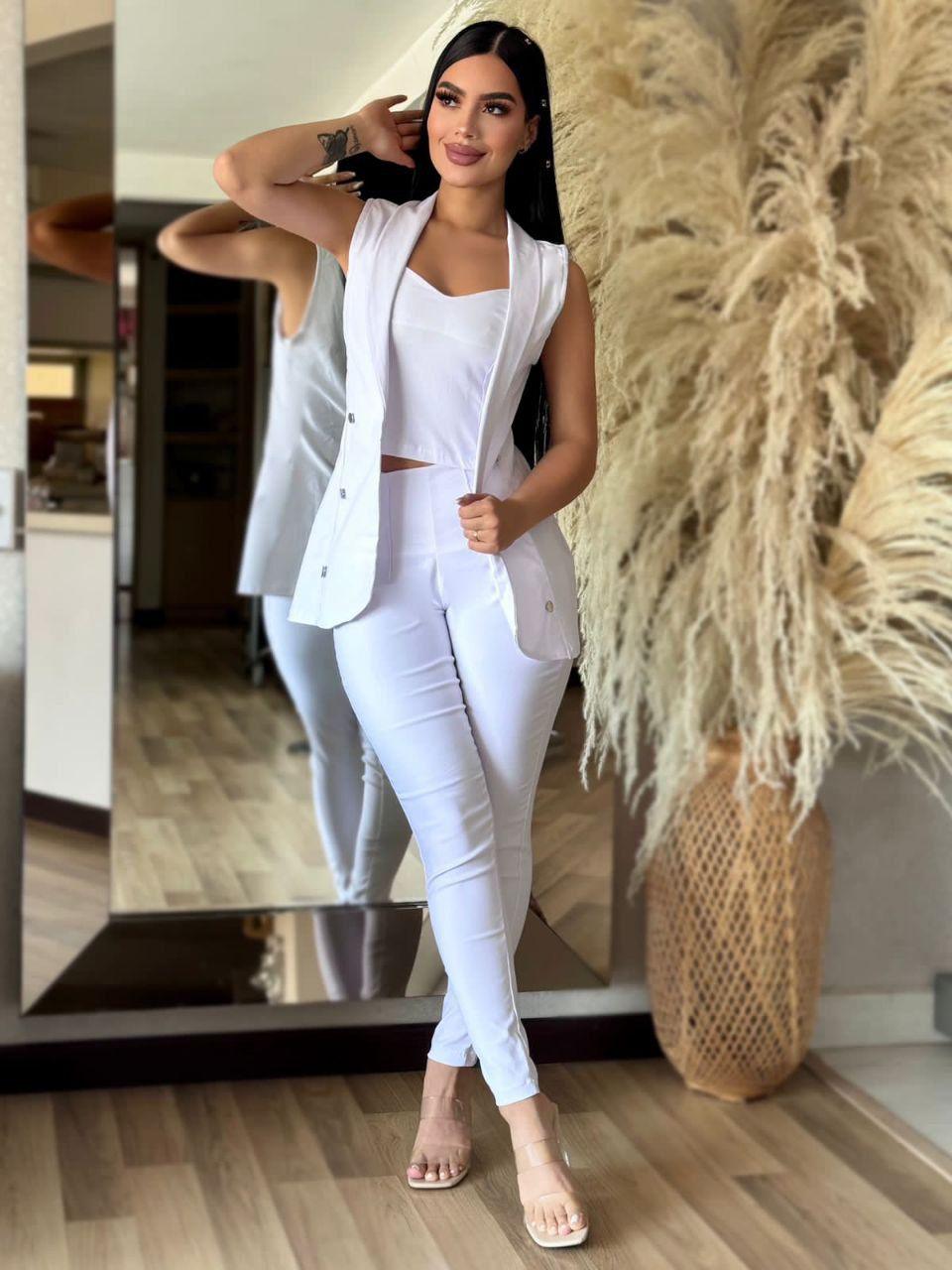 Conjunto Paris Chic 2025: Pantalón, Blusa y Chaleco – Estilo y Elegancia Atemporales 💎✨ - LA MISS ELEGANCE - Moda - chic, Con Chaleco, conjunto, Conjunto Dama, Conjunto Pantalón, Guapa, miss elegance 2025, new, novidad, Pantalon y chaleco