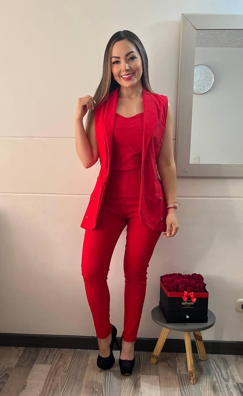Conjunto Paris Chic 2025: Pantalón, Blusa y Chaleco – Estilo y Elegancia Atemporales 💎✨ - LA MISS ELEGANCE - Moda - chic, Con Chaleco, conjunto, Conjunto Dama, Conjunto Pantalón, Guapa, miss elegance 2025, new, novidad, Pantalon y chaleco