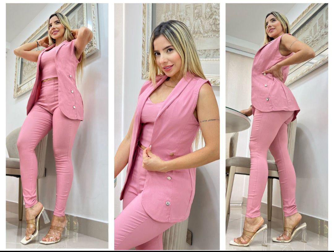 Conjunto Paris Chic 2025: Pantalón, Blusa y Chaleco – Estilo y Elegancia Atemporales 💎✨ - LA MISS ELEGANCE - Moda - chic, Con Chaleco, conjunto, Conjunto Dama, Conjunto Pantalón, Guapa, miss elegance 2025, new, novidad, Pantalon y chaleco