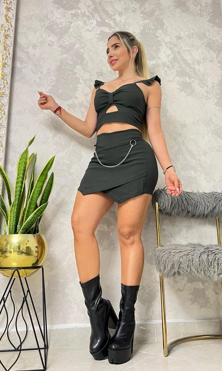 Conjunto Estilo Único: Blusa, Falda y Cadena en Una Sola Pieza Versátil 🌟 - LA MISS ELEGANCE - Moda - conjunto, Conjunto Dama, Conjunto falda blusa, Guapa, Top e Shot