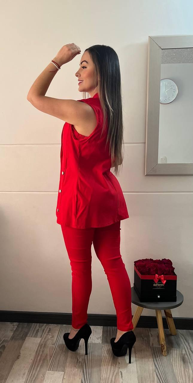 Conjunto Paris Chic 2025: Pantalón, Blusa y Chaleco – Estilo y Elegancia Atemporales 💎✨ - LA MISS ELEGANCE - Moda - chic, Con Chaleco, conjunto, Conjunto Dama, Conjunto Pantalón, Guapa, miss elegance 2025, new, novidad, Pantalon y chaleco